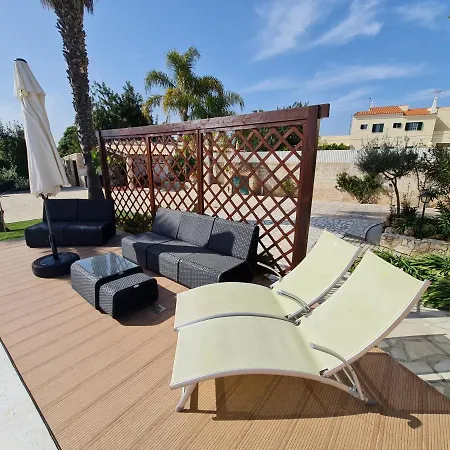 Duartes Villa Altura