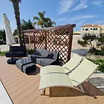 Duartes Villa Altura